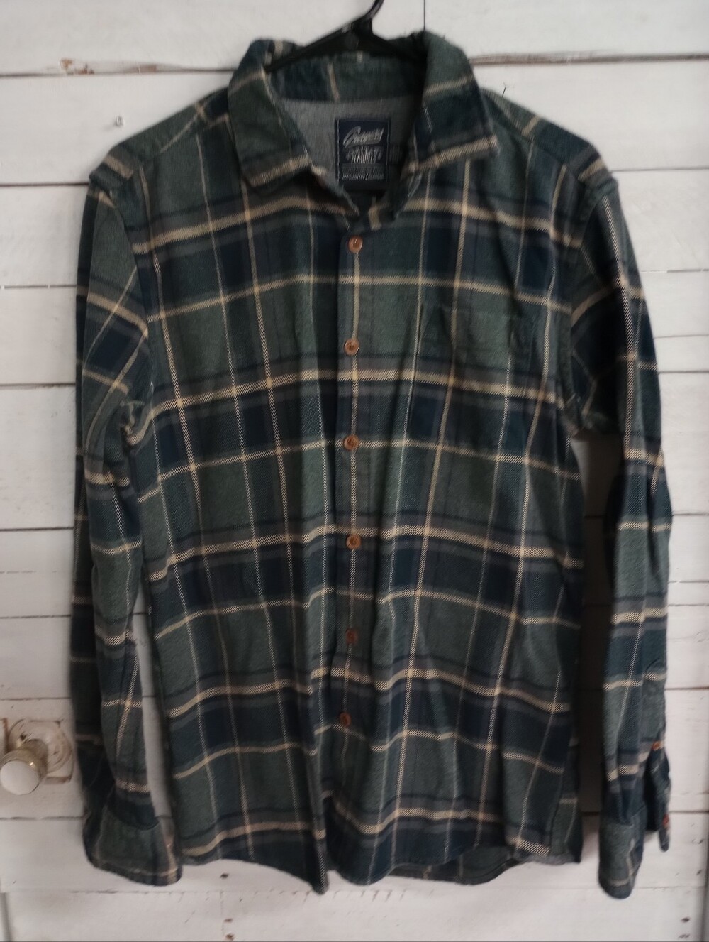 Grayer’s Heritage Flannel Men's Green/Blue Long Sleeve Button Up Shirt Medium.